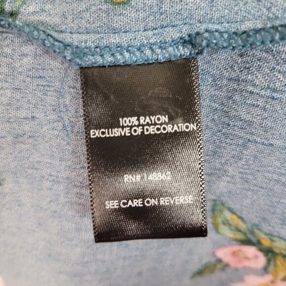 Torrid 3 Size 3X Top Floral Cold Shoulder Crinkle Adjustable Lace Straps Blue - Picture 7 of 9